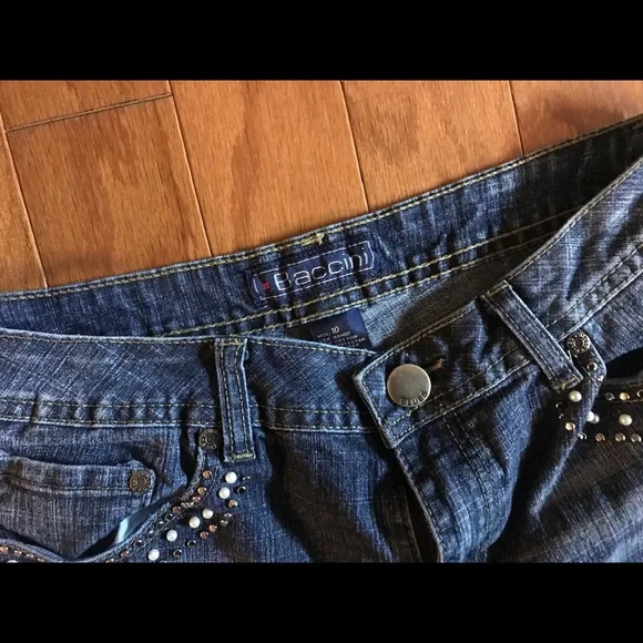 Stylish Silver Flat Stud Accented Jeans! - Picture 5 of 16